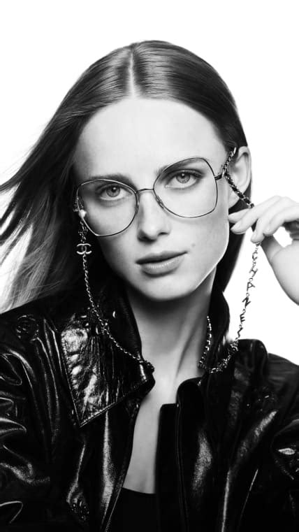 Campaign 2022 – CHANEL Eyewear 